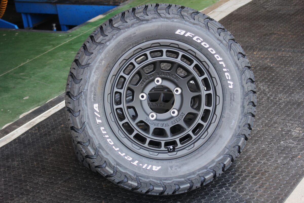 ジムニーノマド】「195/80R15」→「215/70R16」へ！マッドヴァンスX 