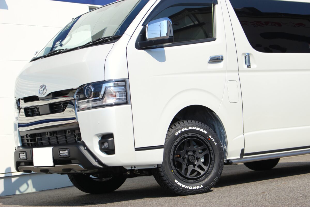 ハイエース オフ系カスタム】ハイエースにデルタフォースオーバー 