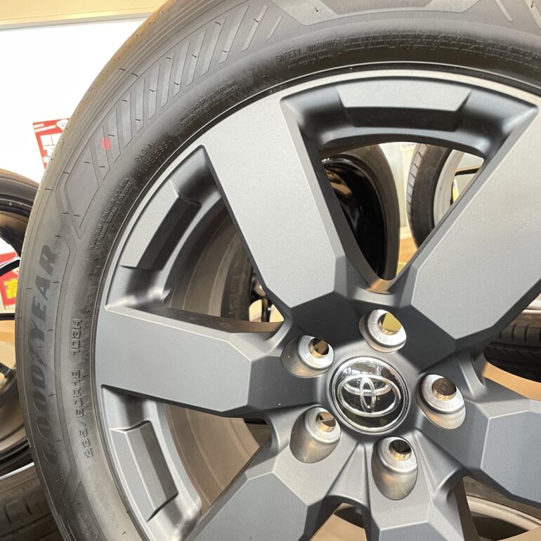 トヨタ RAV4 アドベンチャー 純正 グッドイヤー エフィシェントグリップ