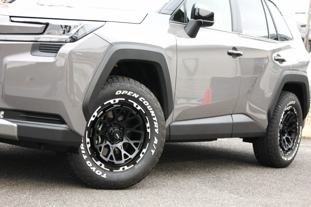 Air/GロックスとオープンカントリーA/T3が装着された新型RAV4